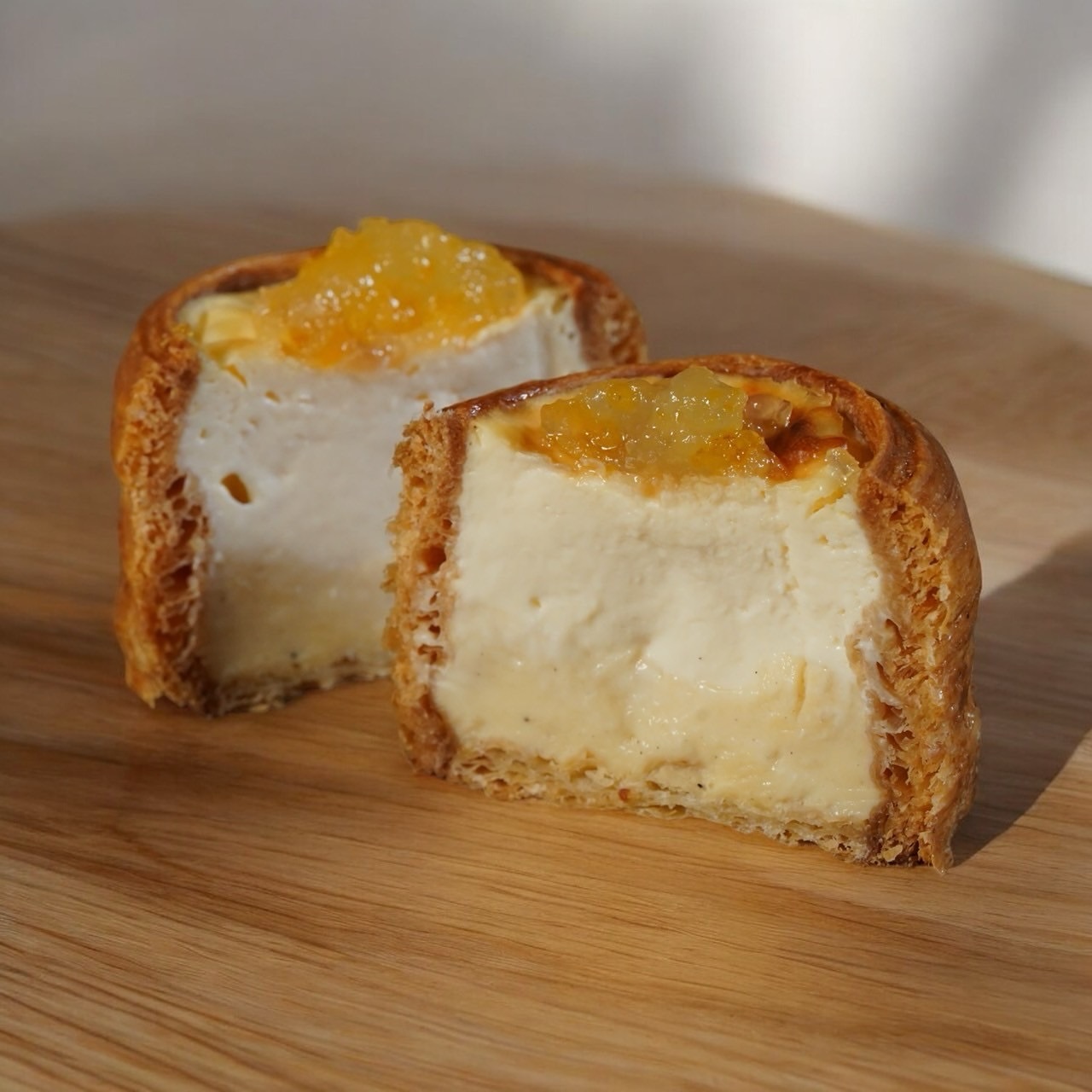 【柚子 クリームチーズ】

濃厚チーズフラン生地に
国産柚子のあらごしを使用しフレッシュさを際立たせ 
仕上げに柚子のピールソースで香りを最大限に

⏱11:00〜18:00(売り切れ次第終了)
〒326−0824
0284−64−7367
栃木県足利市八幡町1丁目2−11
アガタビル2F