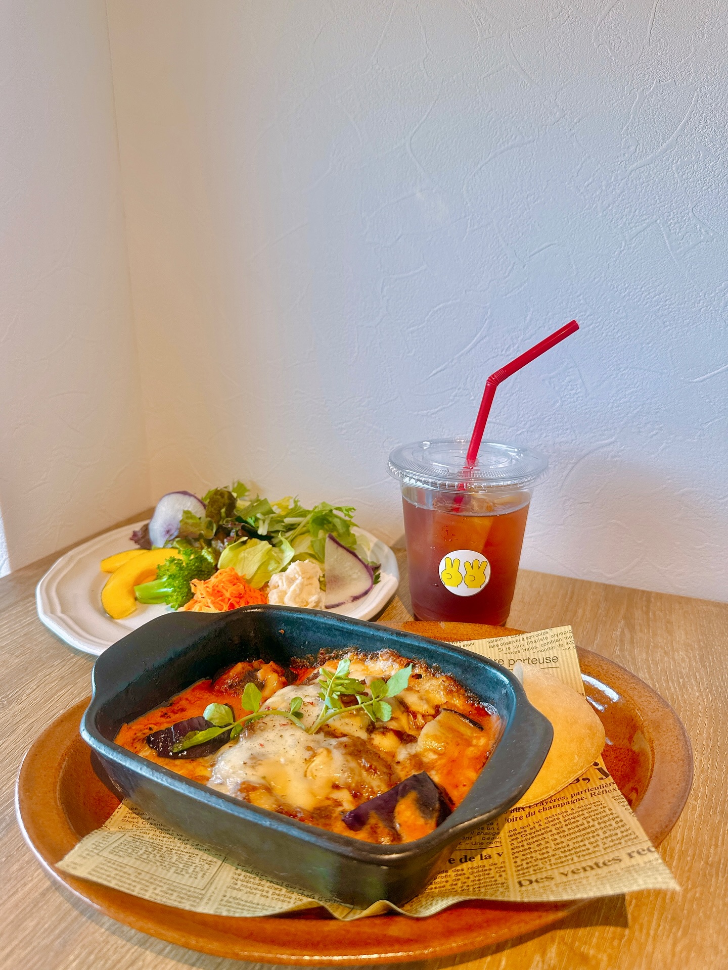 こんにちわ〜🩵

先日静岡の海&山を満喫してきたスタッフです( ॑˘ ॑* )
沖縄なのかな？と錯覚するくらい透き通ってる海綺麗でした🥹

ゆるキャンというアニメの聖地洗礼もしてきました
聖地巡りの楽しさを最近覚えたアラサーです！w
(アニメとゲームとドラマ鑑賞が趣味です🫰🏻)

皆様はお盆休みや夏休みのご予定はお決まりでしょうか️？
今年も暑い夏ですが素敵な楽しい思い出が出来ますように🫰🏻

当店は系列の @tsumiki23911 同様アットホームで
温かい雰囲気のお店となっております️🫶🏻

ご注文の際にシュークリーム何味にしようかな？などの
ご相談なども大歓迎ですのでお気軽にお声がけください(˶ᵔ ᵕ ᵔ˶)

本日のお写真は”足利産マール牛と揚げ茄子のラザニア”
見た目以上にたくさんマール牛が入っていて食べ応え抜群🫰🏻
デミグラスソースととろ〜りモッツァレラがよく合います♪

Tsumikiにあるラザニアとはまったく別物なので
食べて損なしオススメメニューです🏻ˊ˗

サラダ前菜 パン ドリンク付きのセットになります(税込1300円)
デザートにシュークリームもご注文頂けるので大満足間違い無し︎

ぜひお召し上がりください

 平日限定ランチタイム AM11:30〜PM14:00
ご予約はDM、または店舗へお電話お願いします🔅