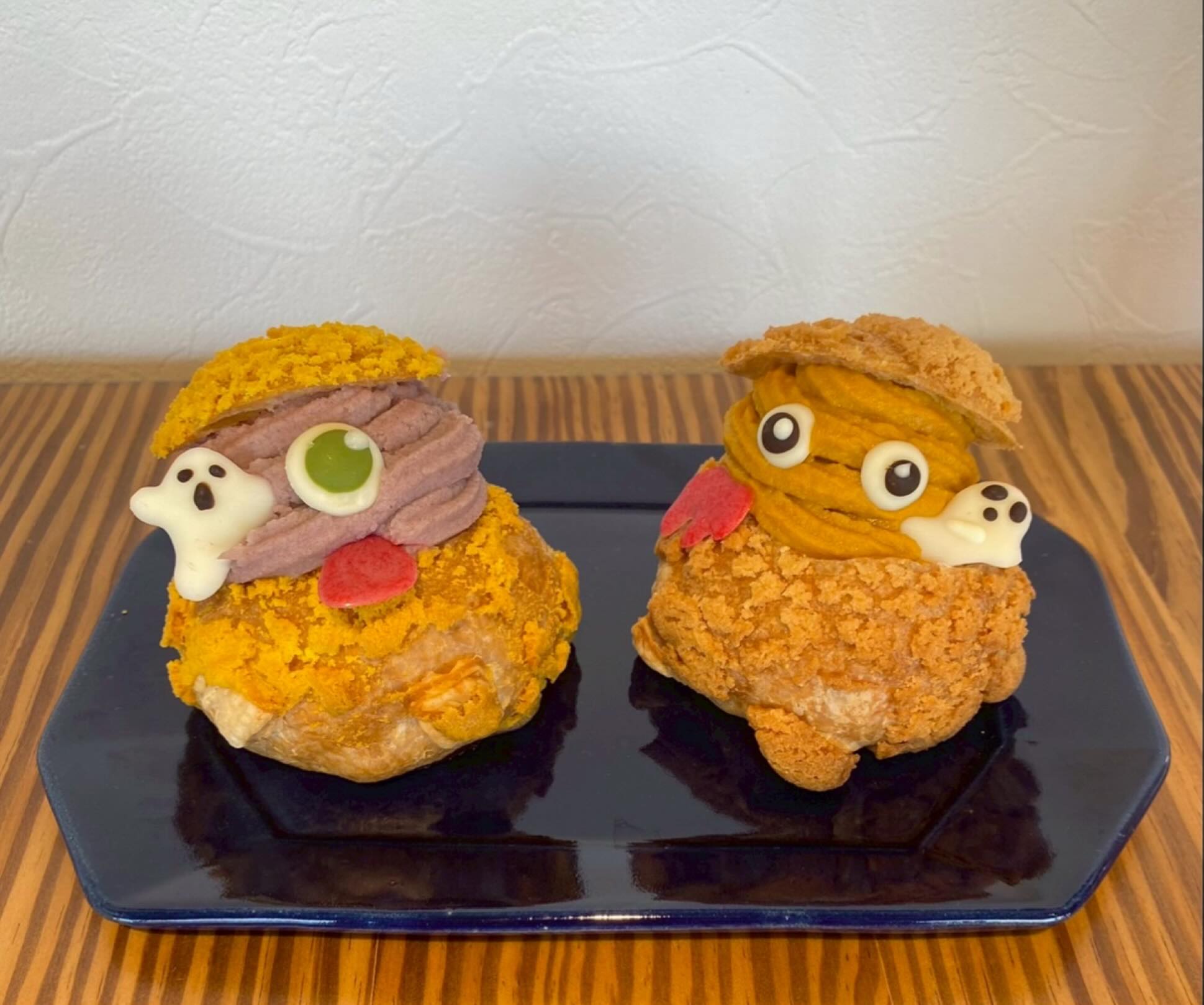 皆様こんばんは️
今日は2つ3つからお知らせです！！
10/27〜10/31までの期間限定でハロウィンのコスプレをしてご来店いただいた方に当店のシューラスク1個入りをプレゼントしちゃいます♪
ぜひ皆さんでハロウィンを楽しんじゃいましょ〜